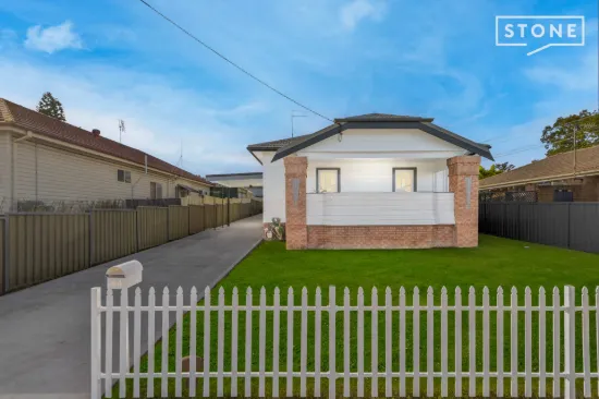 Seamless appeal + large shed and driveway
