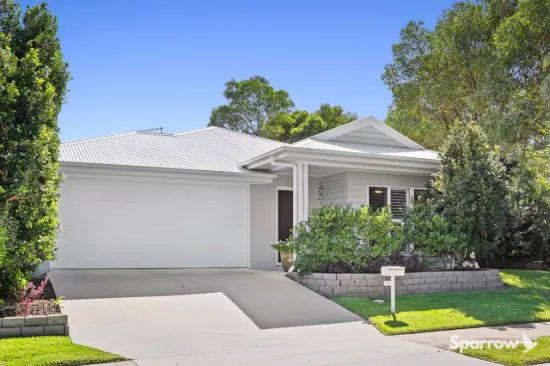 PRIVATELY POSITIONED, STUNNING VIEWS, REFINED FAMILY LIVING ON 492 SQM WITH PLUNGE POOL