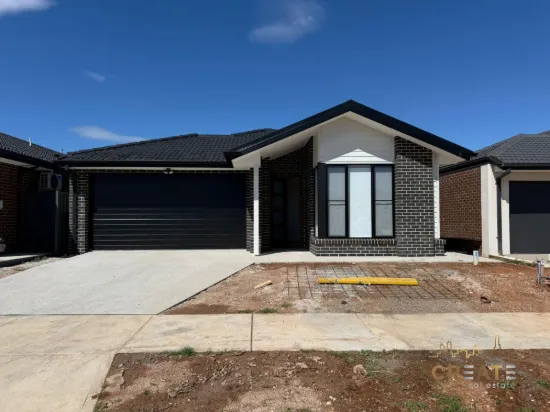 BRAND NEW 5-BEDROOM, 3-BATHROOM HOME OFFERING MODERN FAMILY LIVING