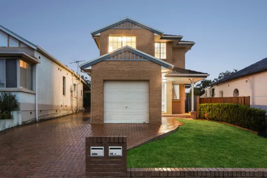 Light filled family home in a prime parkside enclave