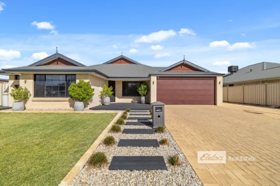 Spacious Family Living with Entertaining Appeal & Modern Comfort

