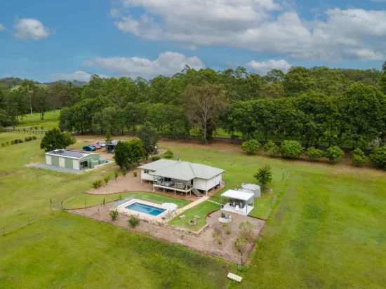 Acreage Lifestyle Perfection in the Heart of the Mary Valley!