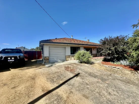 1177sqm CORNER BLOCK COMFORT - SOLD BY SUZIE PERRIN