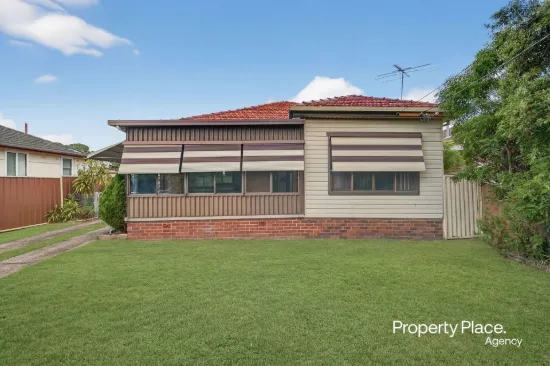 Ideal Investment Opportunity - Close to Everything!