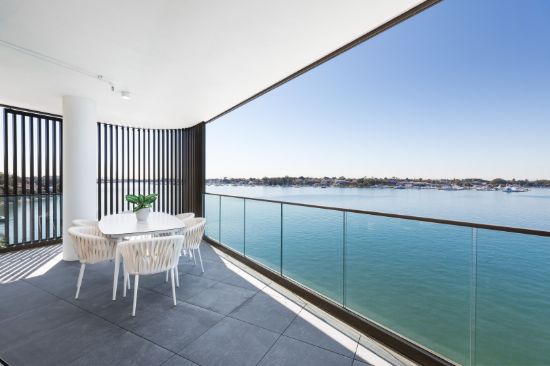 THE UPPER DECK - SUBLIME WATERFRONT LIVING