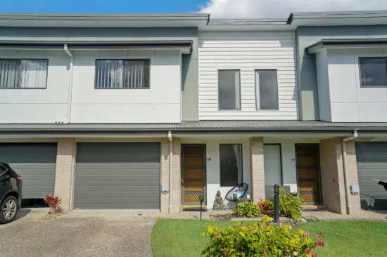 North-Facing Townhouse in Quiet Cul-De-Sac -   – Move Straight In