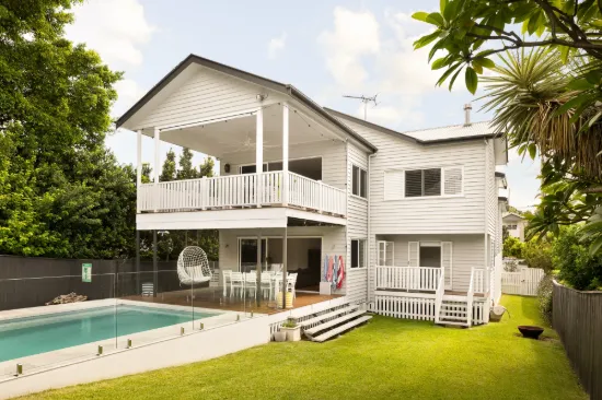 Expansive Designer Residence Offering Luxury & Lifestyle