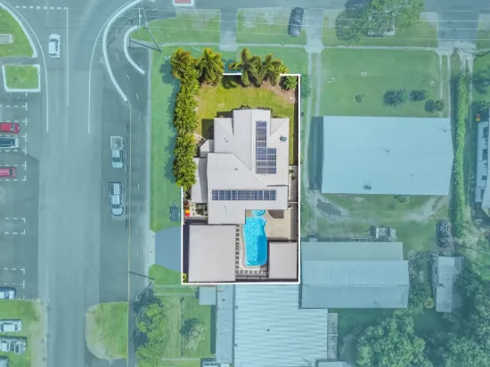 IMPRESSIVE RENOVATED HOME WITH MULTIPLE OPTIONS!