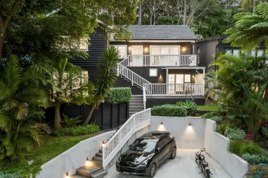 Tranquil Luxury in a Beautifully Renovated Avalon Residence