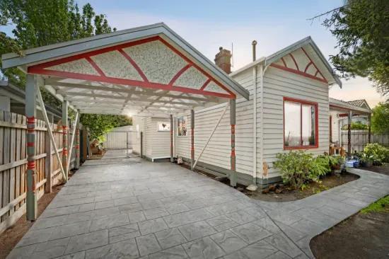 Endless Potential in a Prime Oakleigh Pocket