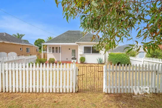 CHARMING REFURBISHED COTTAGE IN PRIME YAKAMIA LOCATION