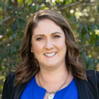 Natalie Johnston - Real Estate Agent