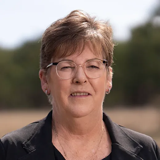 Leonie Barker - Real Estate Agent at Ray White - Canberra