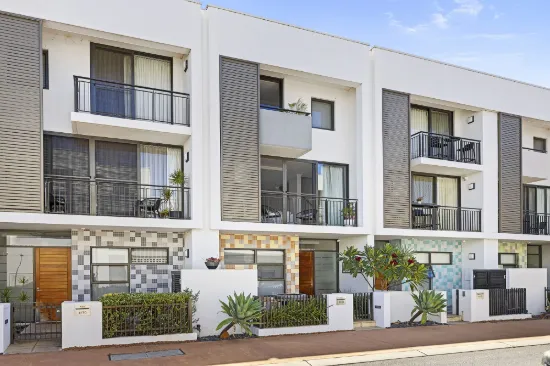 Elevated Living in the Heart of Perry Lakes
