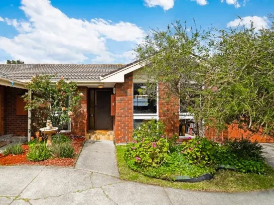 UNBEATABLE LOCATION FOR PRIVATE REAR UNIT WITH ENDLESS POTENTIAL