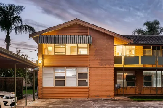 Rare 3 Bedroom Unit In Popular Plympton Locale