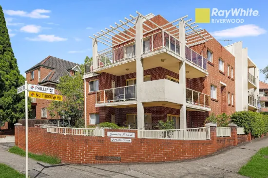 Spacious Three-Bedroom Unit with Double Parking in Central Riverwood