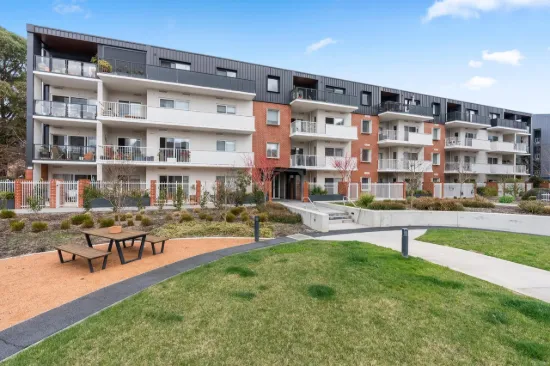 Stylish Ground-Floor Living with Garden Views in the Heart of Downer