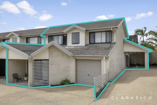 COMFORTABLE COASTAL LIVING WITH EVERYDAY CONVENIENCE!