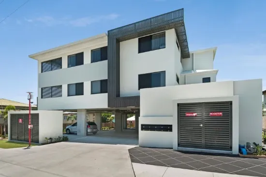  Modern, Private, and Low-Maintenance!