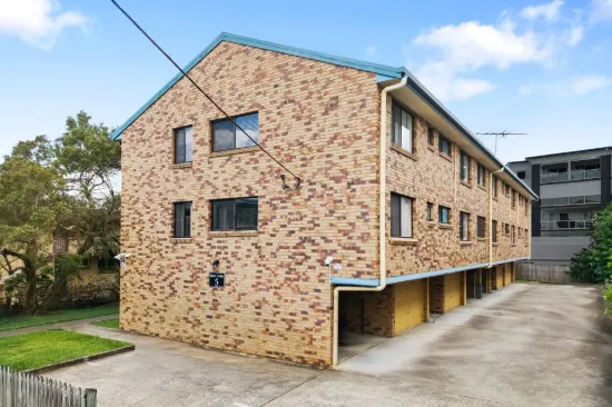 Walk to Everything – Top Floor Unit Near Nundah Village