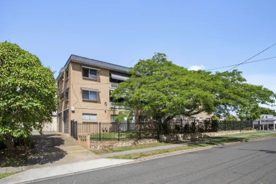 Comfortable & Convenient Living in Greenslopes