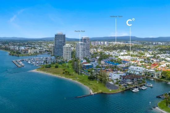 Penthouse Apartment with Private Rooftop - Coastal Living East of Bayview
