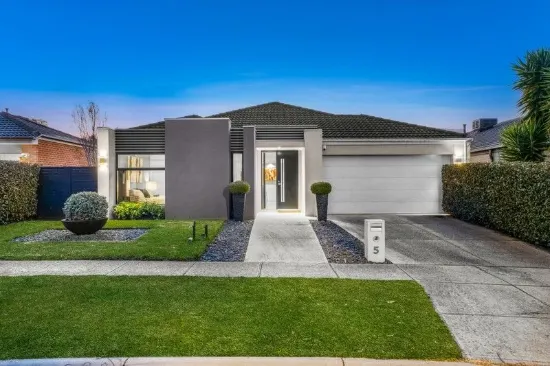 Carlisle-Built Luxury in Peaceful Sierra Estate