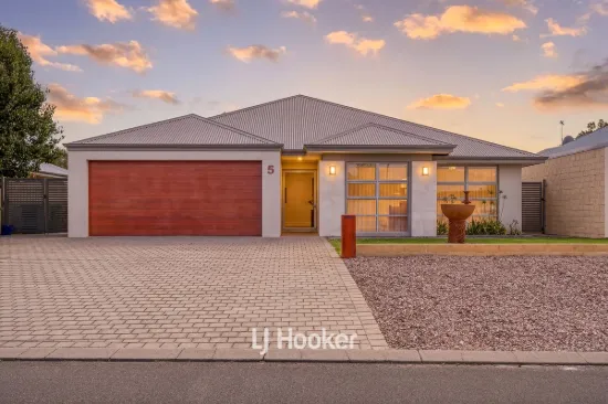 Modern Family Living in Sought-After Riverlea Estate