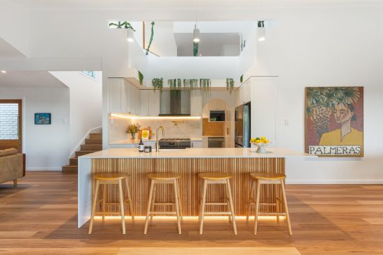 Custom ocean-view entertainer in tree-lined cul-de-sac