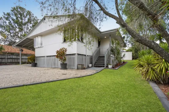 Light, Airy & Beautifully Maintained - One Mile Classic