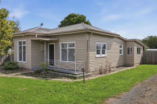 Peaceful living in the heart of the beautiful Legerwood Valley