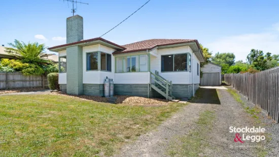 CHARMING WEATHERBOARD HOME IN PRIME WALK-TO-TOWN LOCATION