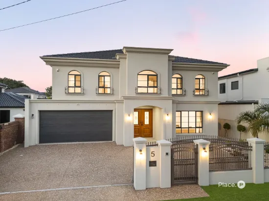 A Statement of Grand Modern Elegance in the Heart of Sunnybank