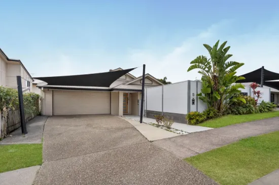 Ready to Move In - 5 Bedrooms, Pool & Alfresco Living