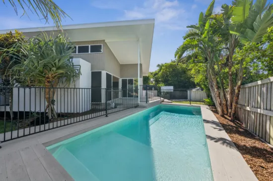 Modern Beachside Design with Family Flexibility