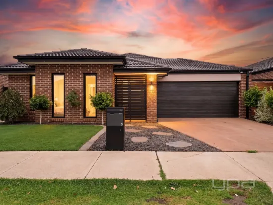 STUNNING FAMILY HOME IN STUNNING LOCATION!