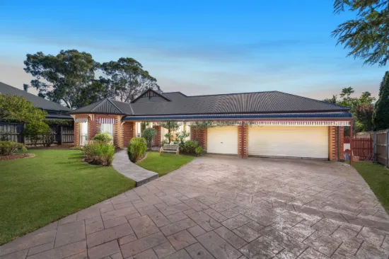 Spacious Family Residence with Pool, Spa and Multiple Living Areas
