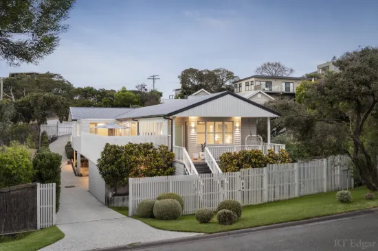 A Designer's Vision Of Coastal Living