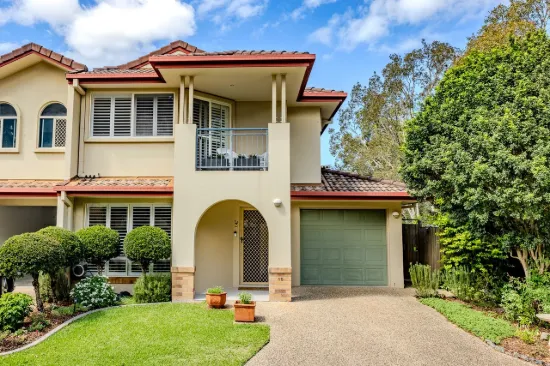 Private Corner Townhouse with Space, Style and Lifestyle in Tea Tree Grove