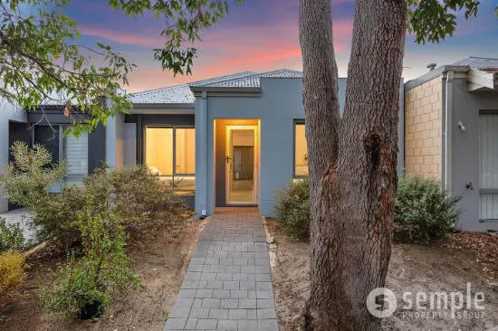 Modern Lock-Up-and-Leave in Sought-After Frasers Landing