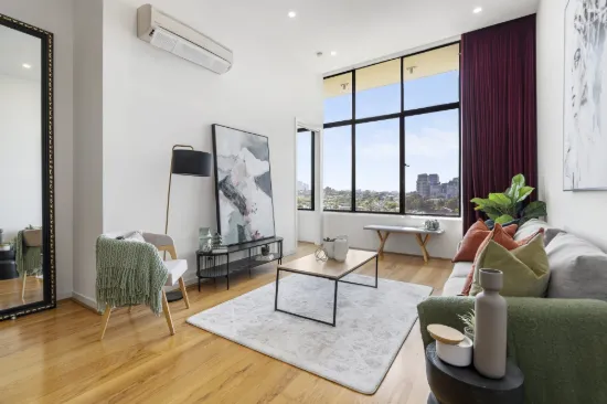 Skyline Outlooks and Spacious Living in the Heart of Prahran