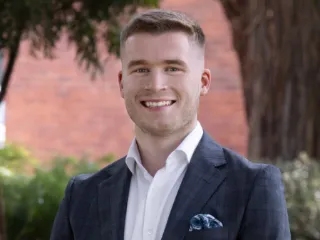 Alex Aparo - Real Estate Agent