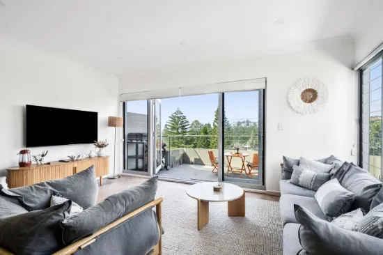 Stunning Beachfront Apartment with Panoramic Views