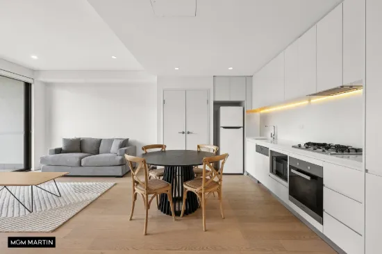 MGM MARTIN - TOP FLOOR ONE BEDROOM APARTMENT