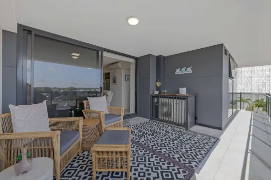 Stunning, modern and elevated apartment with Mooloolaba's boutique complex. 
