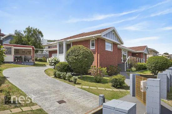 Single level home with fabulous views!