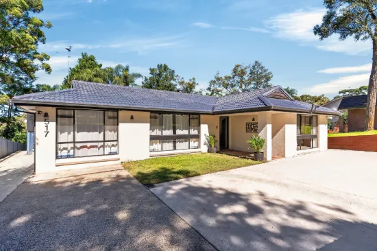 Single-Level Simplicity with Space for the Whole Family

