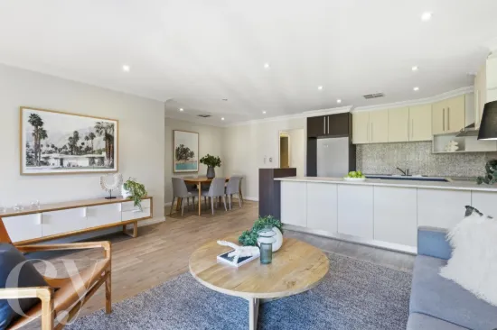 Effortless Inner-City Living Opposite the Park