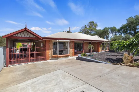 Immaculate Living Surrounded by Established Gardens